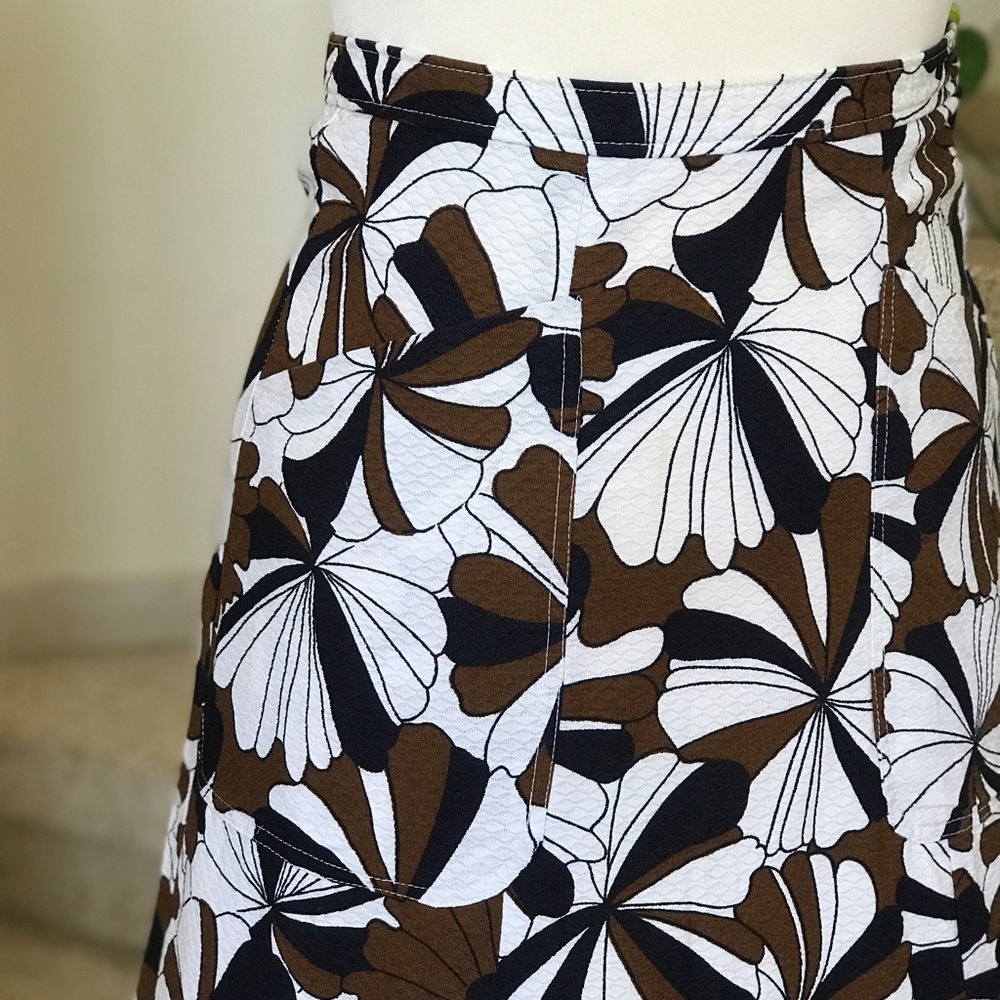 1960's Vintage Pinwheel Pattern Knee-Length Skirt - Picture 5 of 9